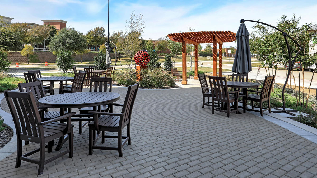 7330 Stonebrook Patio