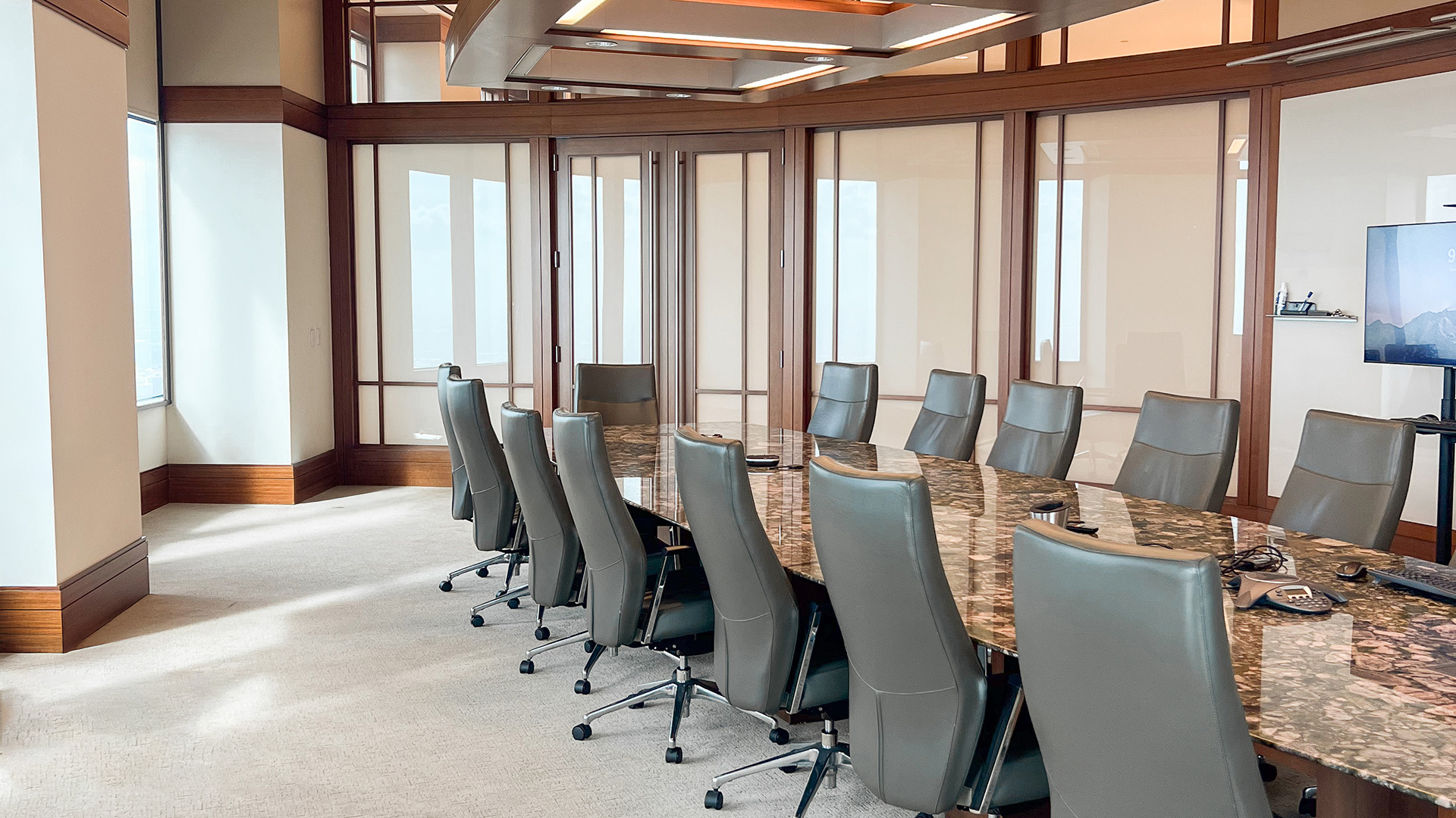 1000 Louisiana Board Room Hero Photo 1