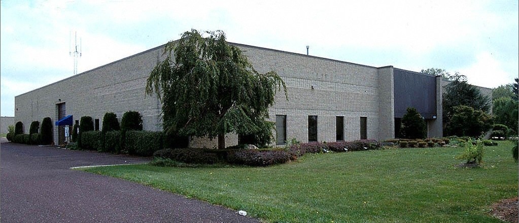 2905 Southampton Rd - exterior